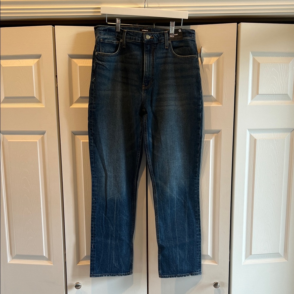 Express Women's Dark Blue Straight Leg Jeans ||  Brand New!